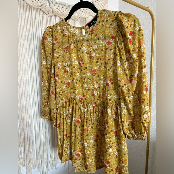VICI Mustard Yellow floral top - Picture 10 of 10